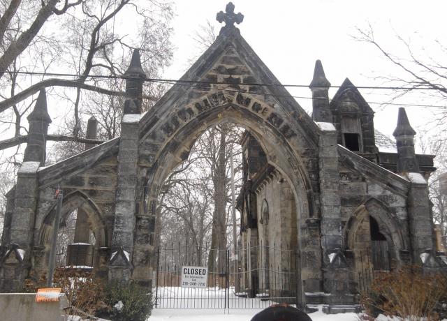 Cemetary: Monroe Avenue, Cleveland 44113